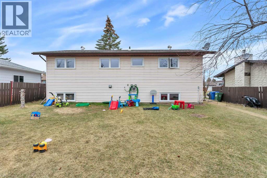 5751 55 Street, Rocky Mountain House, Alberta  T4T 1J7 - Photo 38 - A2305757