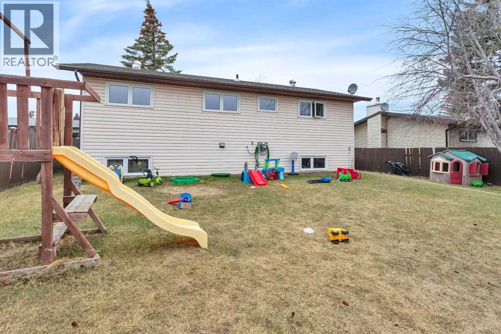 5751 55 Street, Rocky Mountain House, Alberta  T4T 1J7 - Photo 39 - A2305757