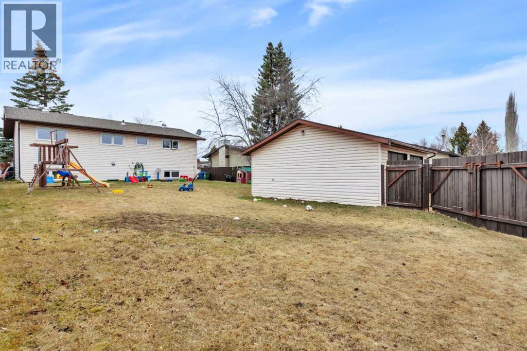 5751 55 Street, Rocky Mountain House, Alberta  T4T 1J7 - Photo 42 - A2305757