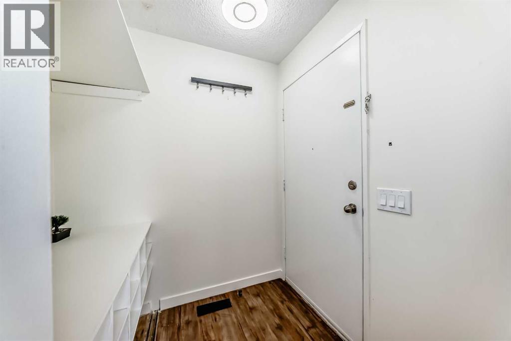 25 Erin Ridge Road Se, Calgary, Alberta  T2B 2W2 - Photo 2 - A2300688