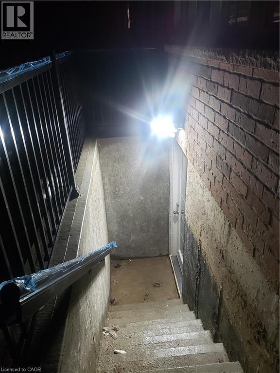 18 Forest Grove Lane Unit# Lower, Kitchener, Ontario  N2R 0G3 - Photo 2 - 40824751