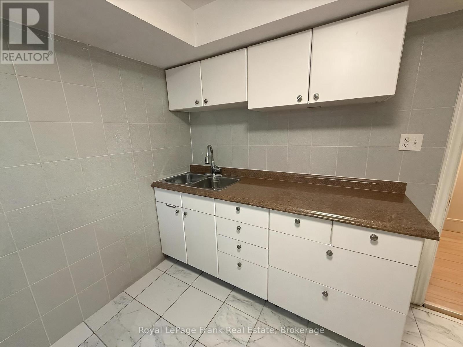 Lower - 249 Lucas Street, Richmond Hill, Ontario  L4C 4P9 - Photo 4 - N13050520