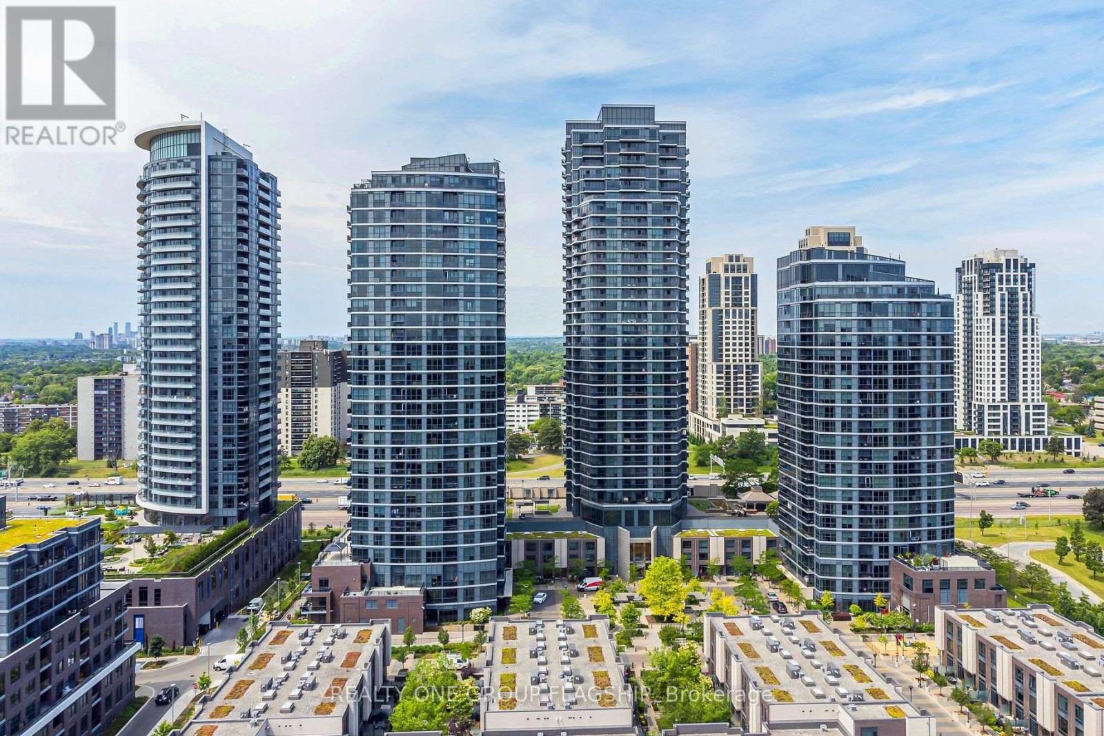 2405 - 9 Valhalla Inn Road, Toronto, Ontario  M9B 0B2 - Photo 2 - W13046090