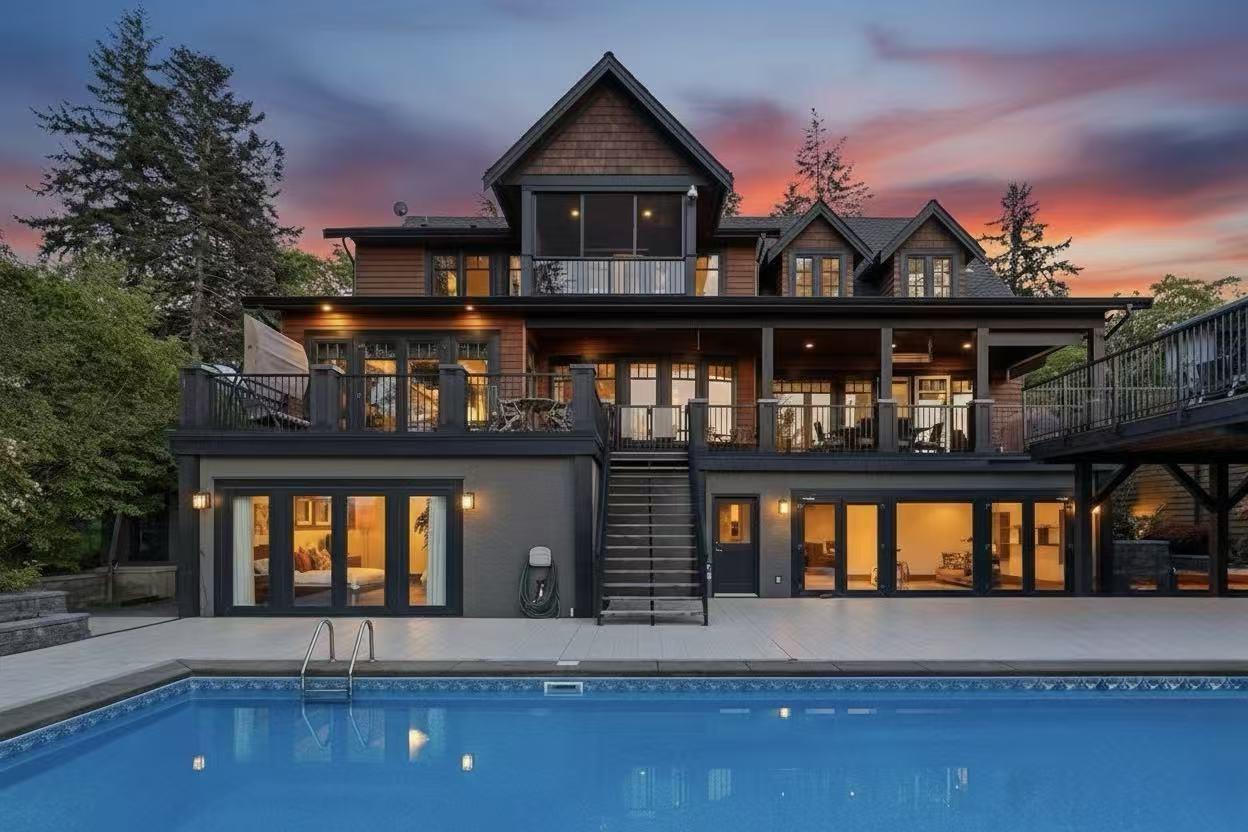 2737 CRESCENT DRIVE, Surrey, British Columbia