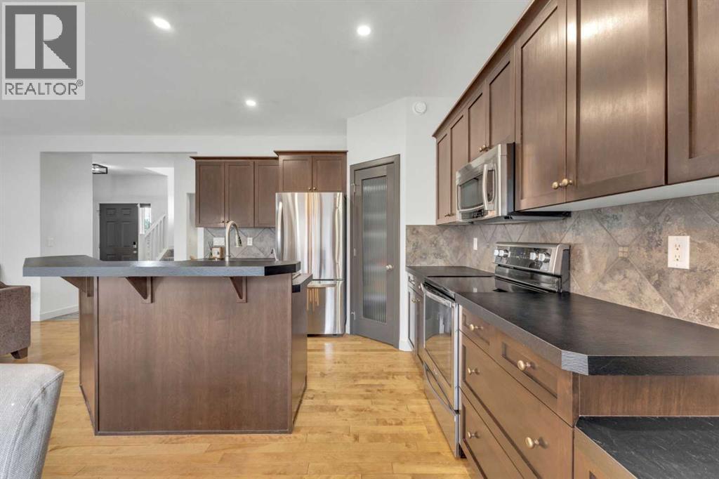 132 Ingle Close, Red Deer, Alberta  T4R 3S2 - Photo 7 - A2301890