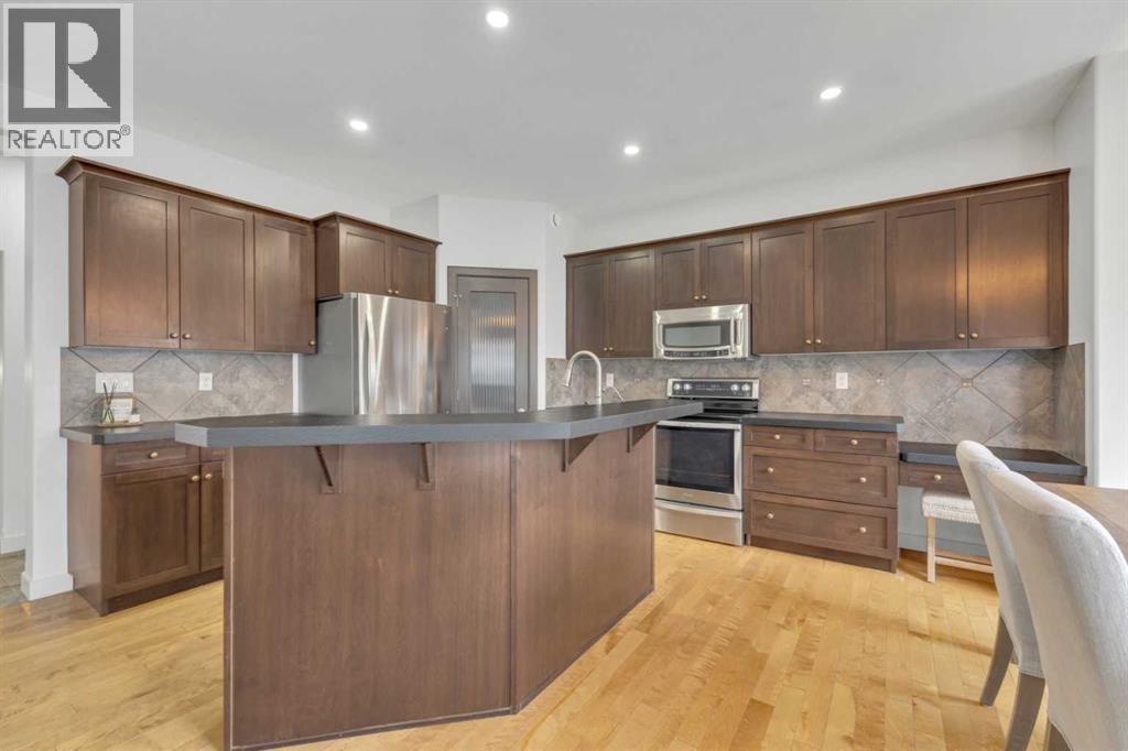 132 Ingle Close, Red Deer, Alberta  T4R 3S2 - Photo 6 - A2301890