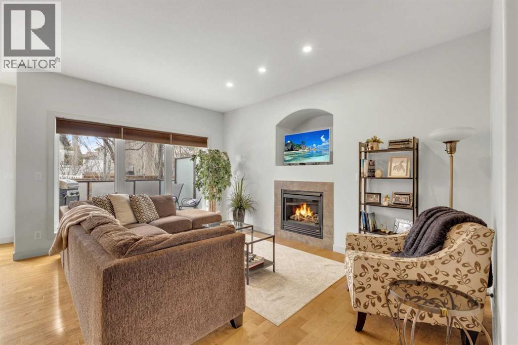 132 Ingle Close, Red Deer, Alberta  T4R 3S2 - Photo 4 - A2301890