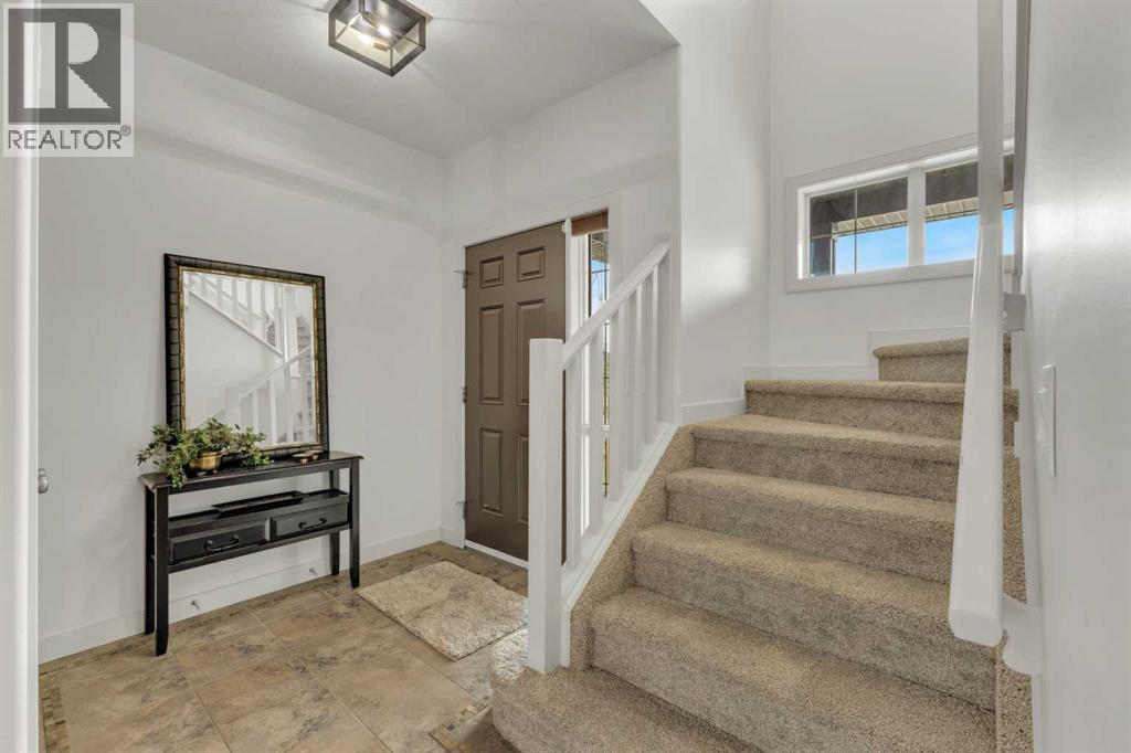 132 Ingle Close, Red Deer, Alberta  T4R 3S2 - Photo 3 - A2301890