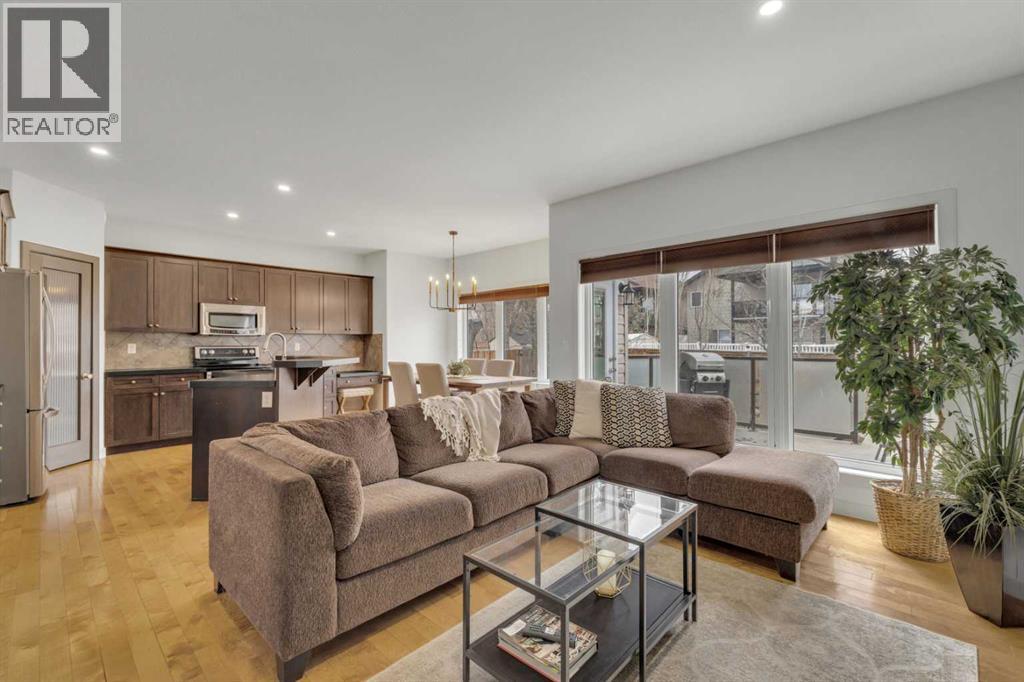 132 Ingle Close, Red Deer, Alberta  T4R 3S2 - Photo 5 - A2301890