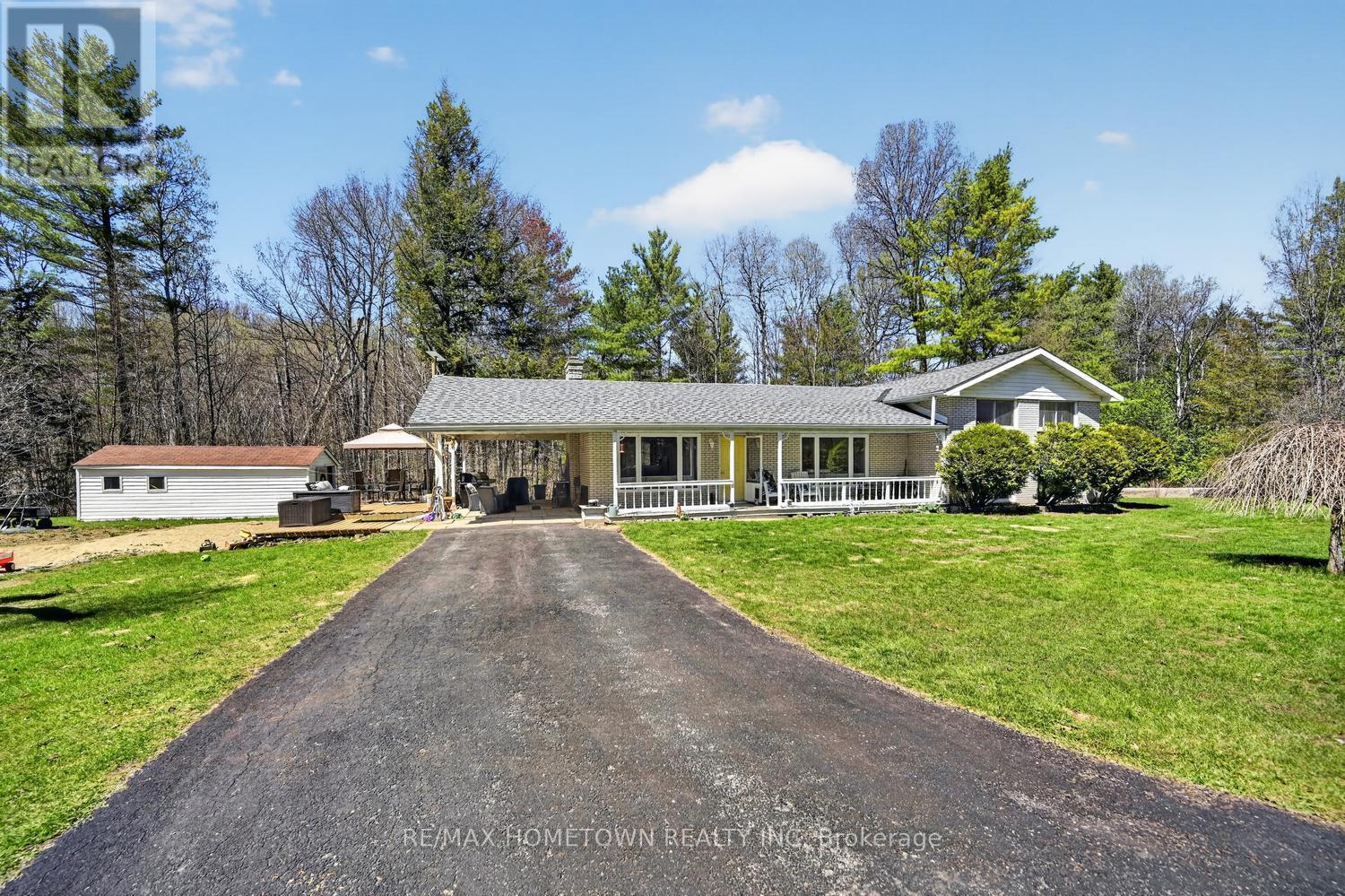 26 Hallecks Road W, Front Of Yonge, Ontario  K0E 1R0 - Photo 2 - X12969368