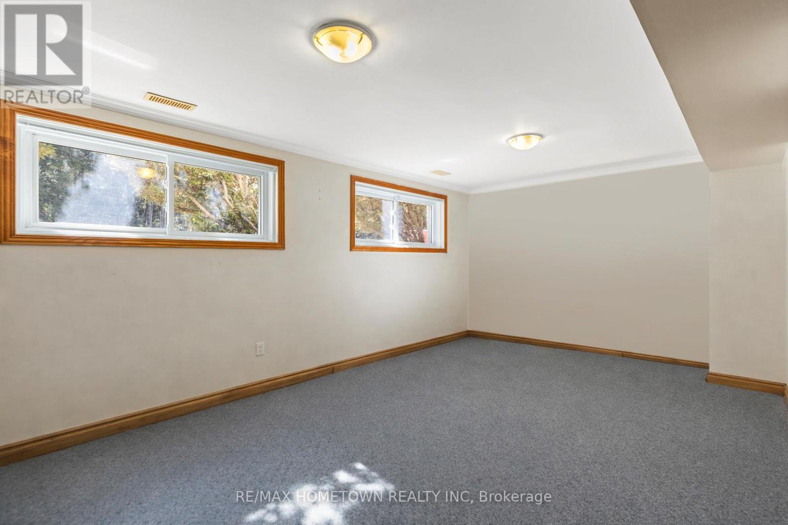 26 Hallecks Road W, Front Of Yonge, Ontario  K0E 1R0 - Photo 30 - X12969368