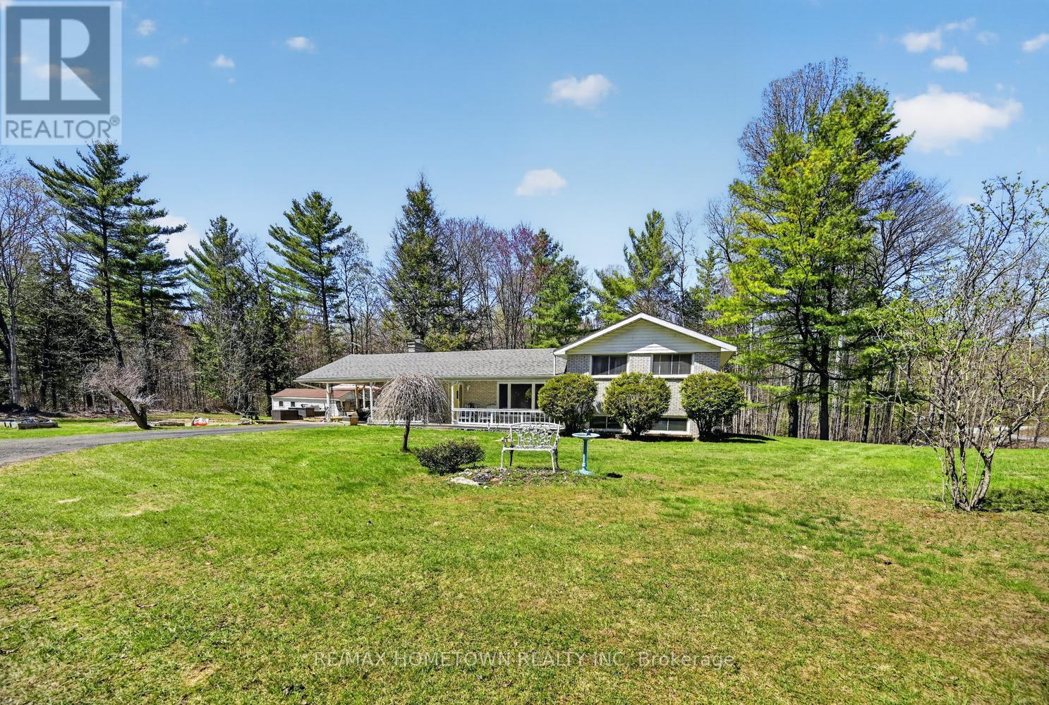 26 Hallecks Road W, Front Of Yonge, Ontario  K0E 1R0 - Photo 3 - X12969368