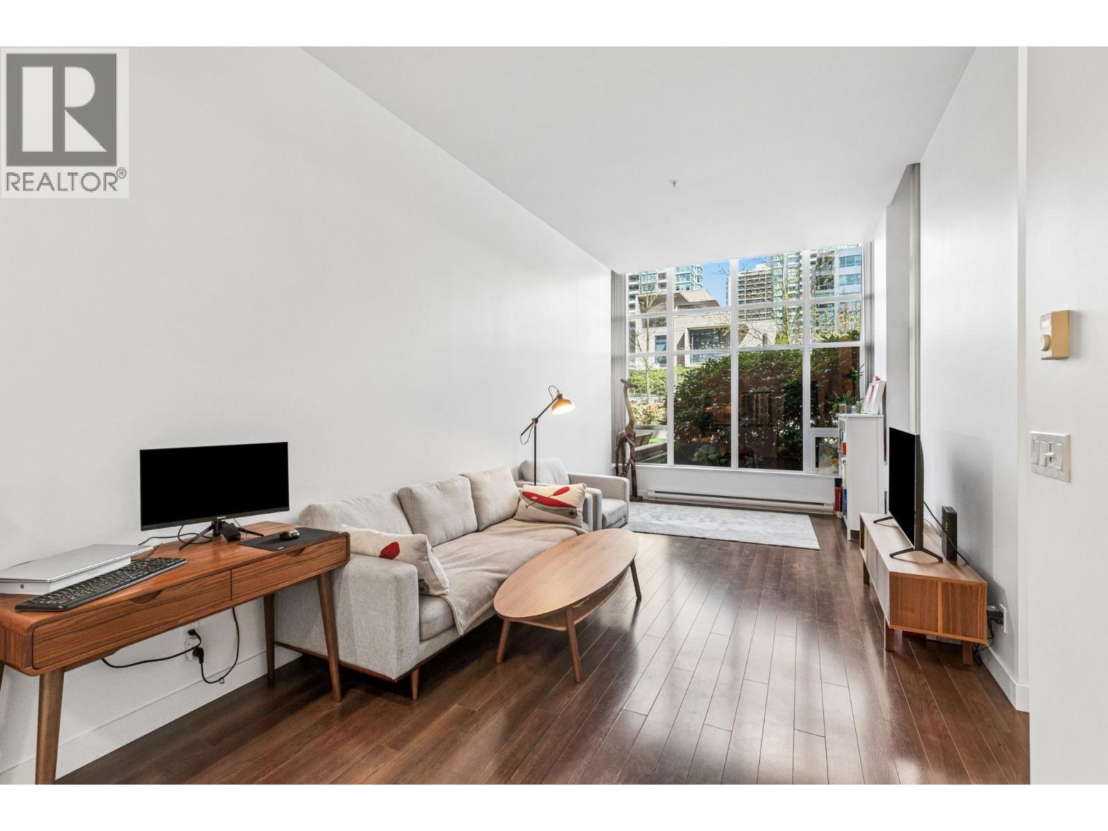 101 2077 Rosser Avenue, Burnaby, British Columbia  V5C 0E1 - Photo 2 - R3116560