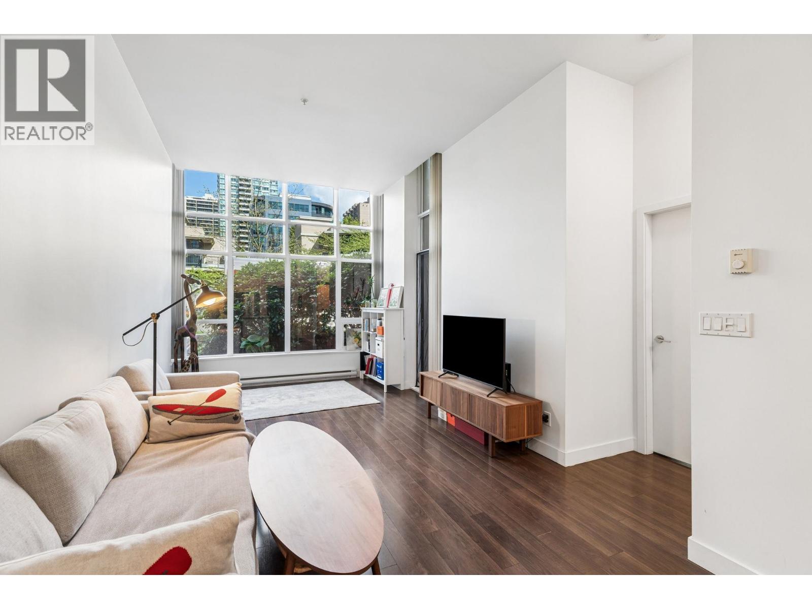 101 2077 Rosser Avenue, Burnaby, British Columbia  V5C 0E1 - Photo 4 - R3116560