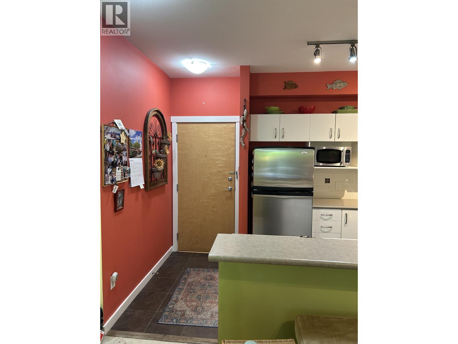 121 801 Klahanie Drive, Port Moody, British Columbia  V3H 5K4 - Photo 3 - R3116562