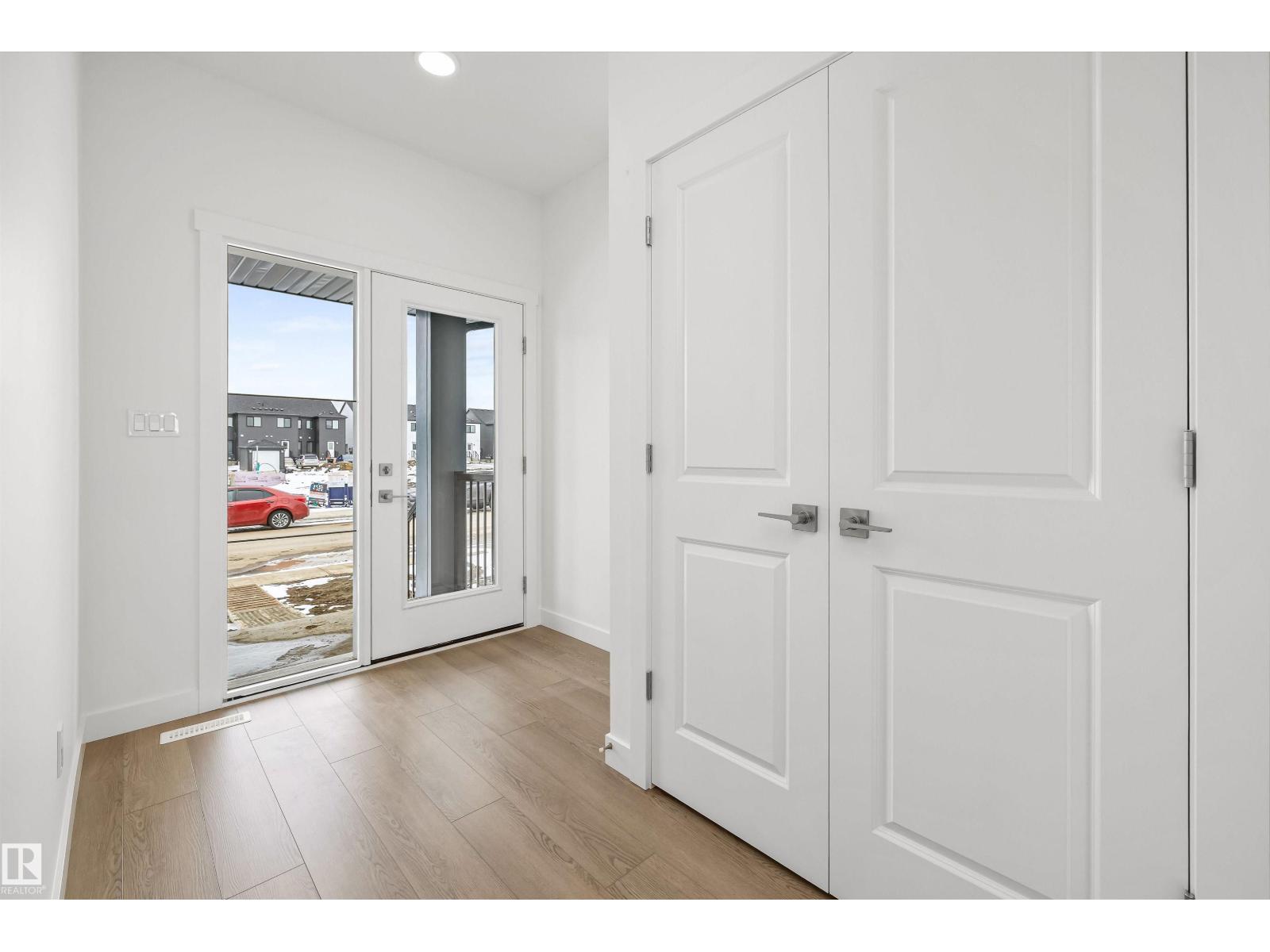 620 176 Av NE, Edmonton, Alberta  T5Y 4K3 - Photo 3 - E4473713