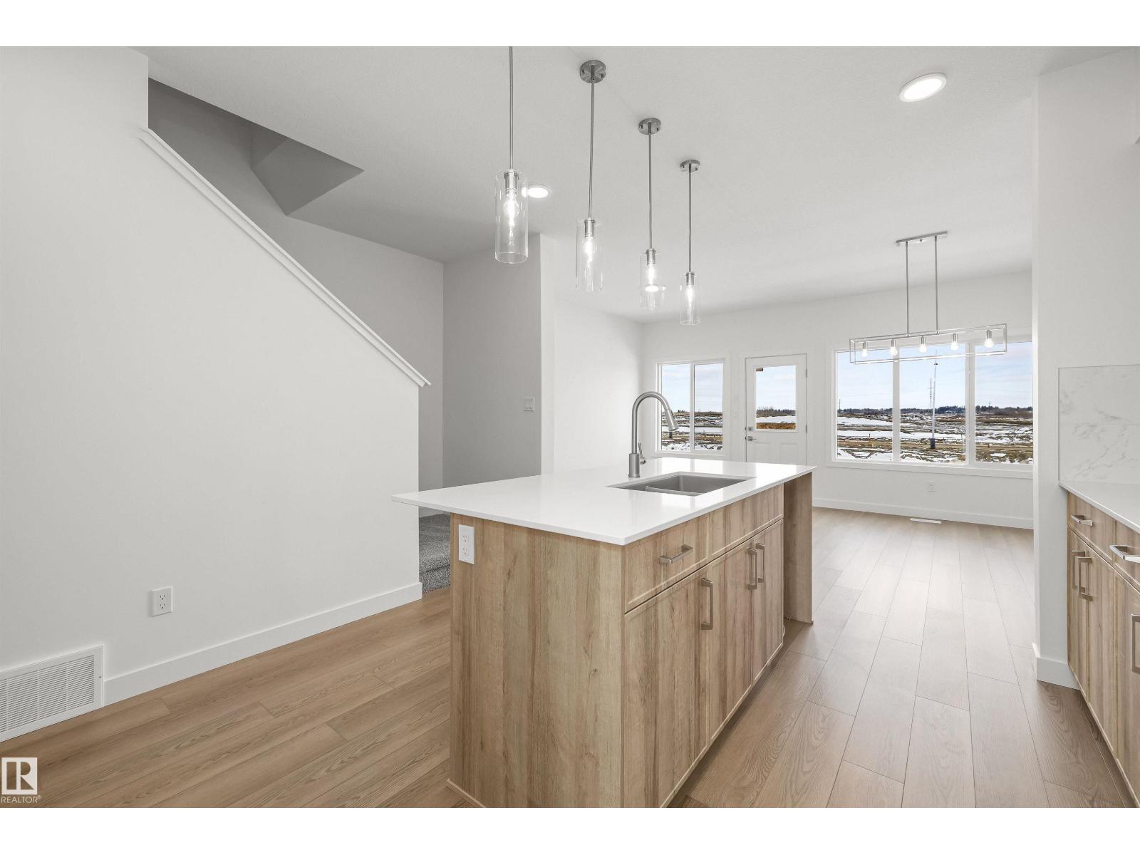 620 176 Av NE, Edmonton, Alberta  T5Y 4K3 - Photo 10 - E4473713