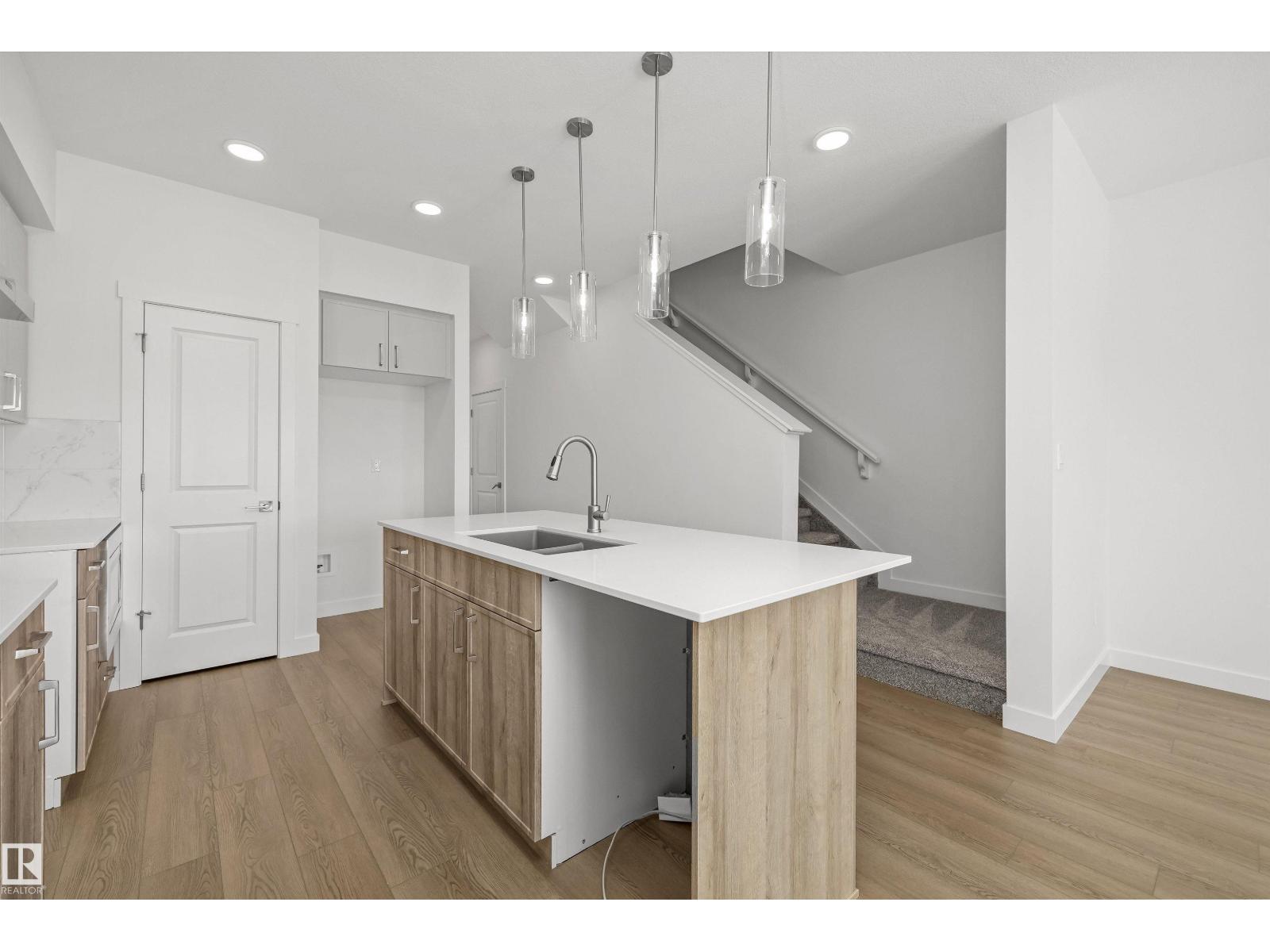 620 176 Av NE, Edmonton, Alberta  T5Y 4K3 - Photo 12 - E4473713