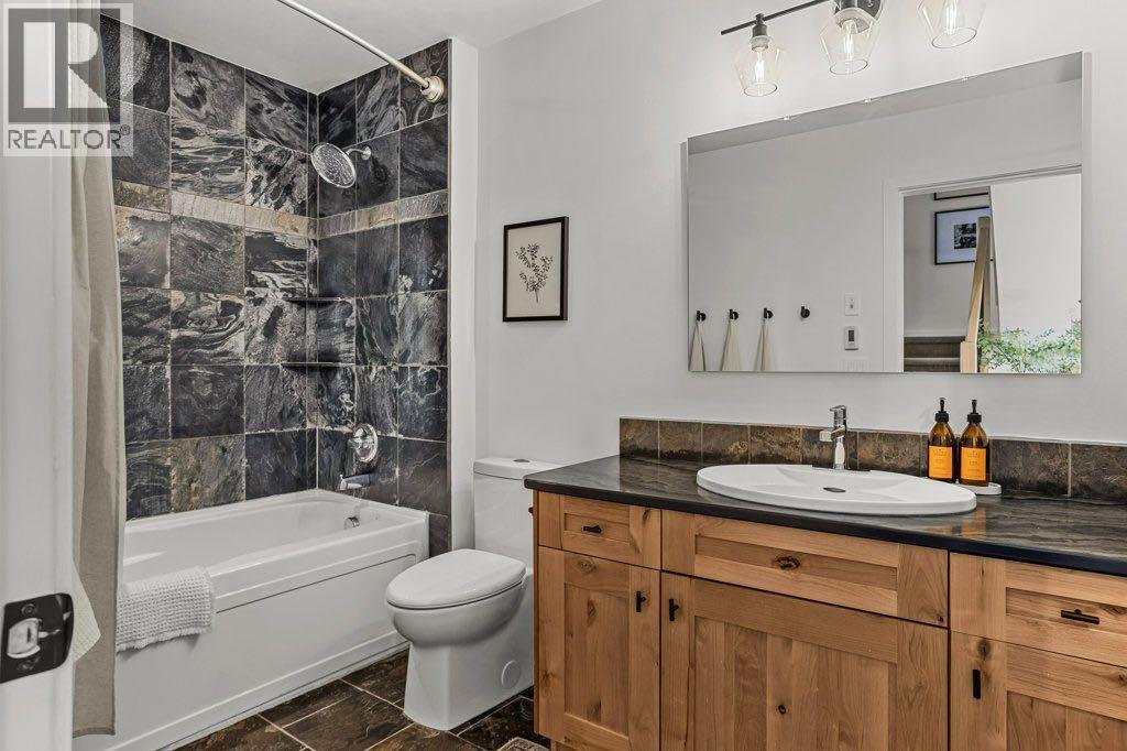 202, 113 Cave Avenue, Banff, Alberta  T1L 1B5 - Photo 24 - A2300240