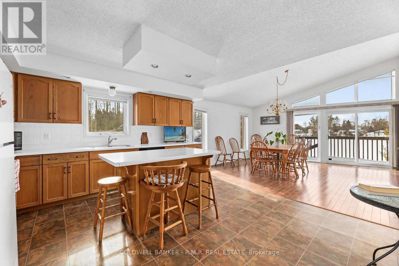 17 Stanley Road, Kawartha Lakes, Ontario  K0M 2T0 - Photo 7 - X12797010