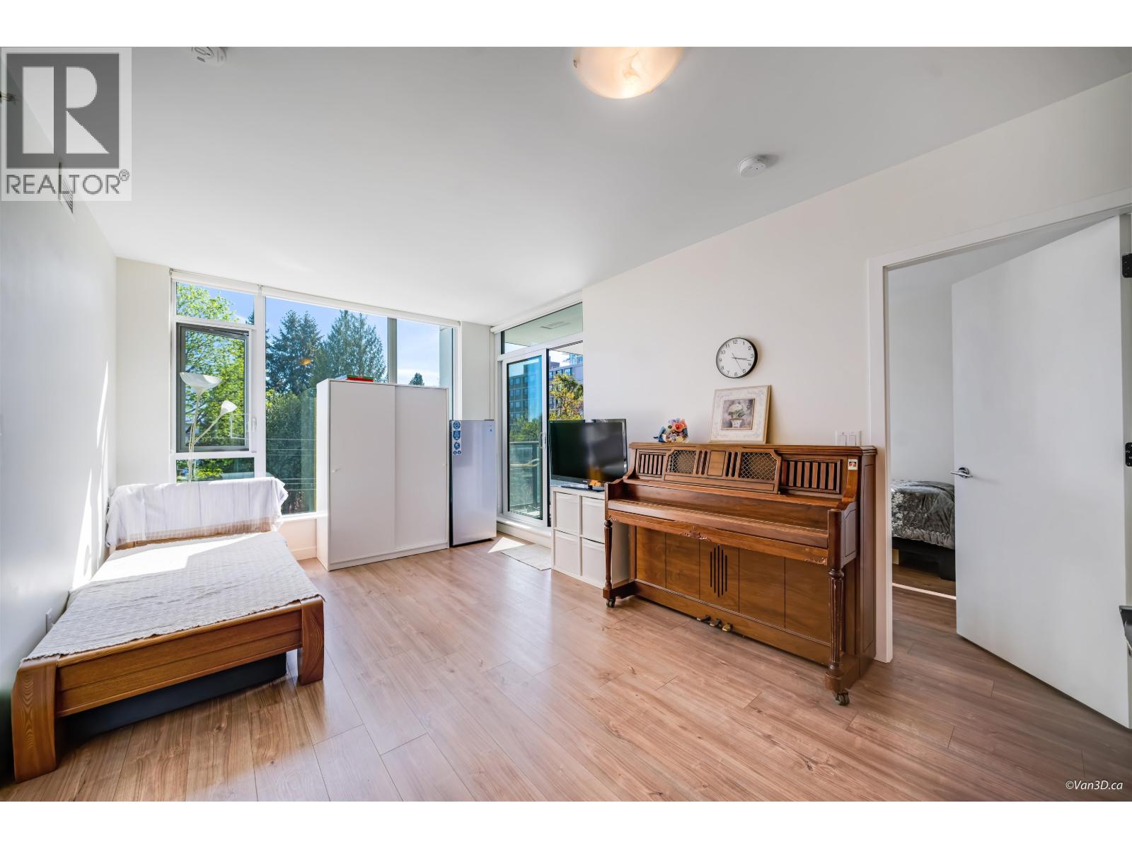 205 585 Austin Avenue, Coquitlam, British Columbia  V3K 0G6 - Photo 3 - R3116408