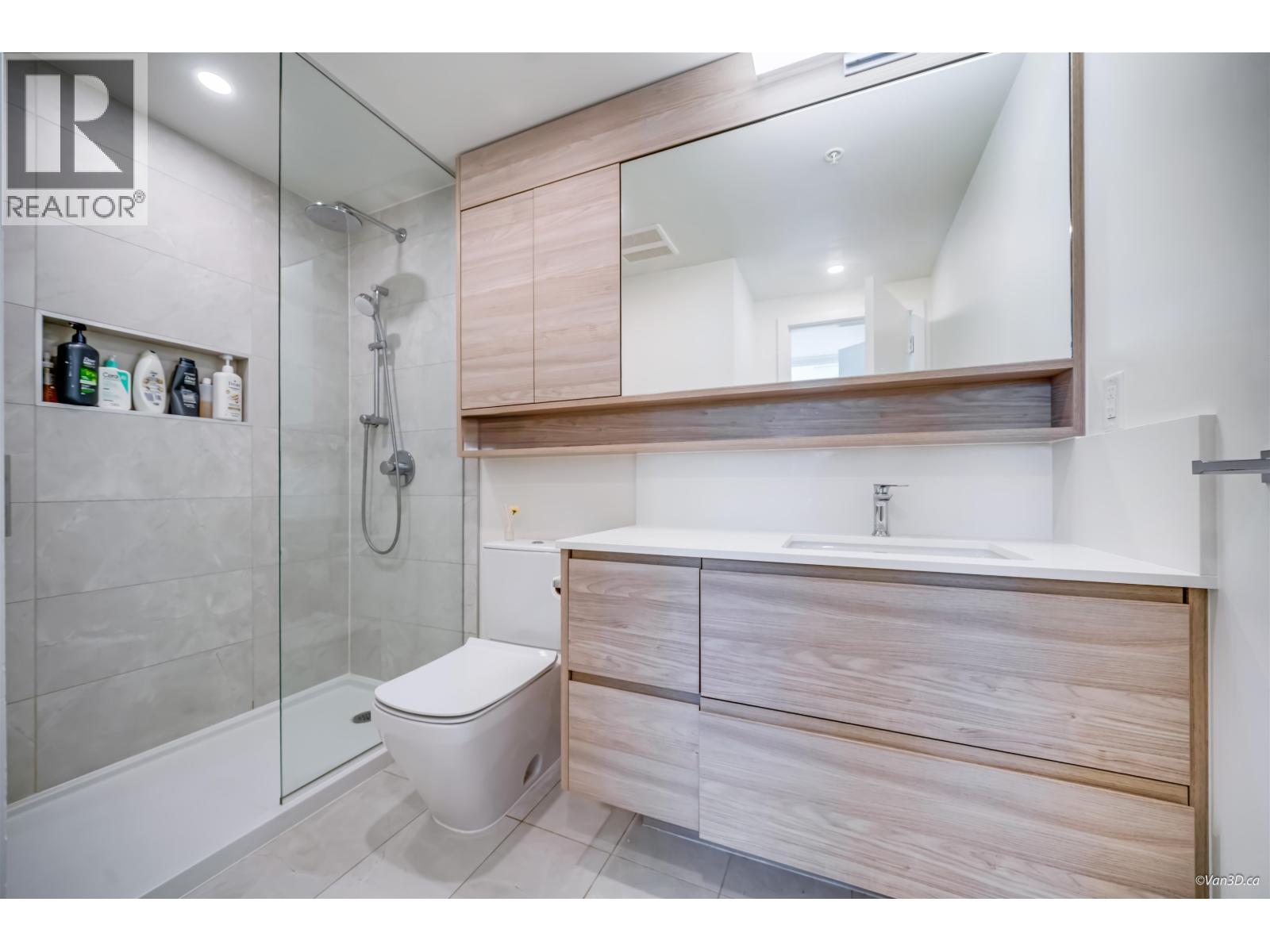 205 585 Austin Avenue, Coquitlam, British Columbia  V3K 0G6 - Photo 17 - R3116408