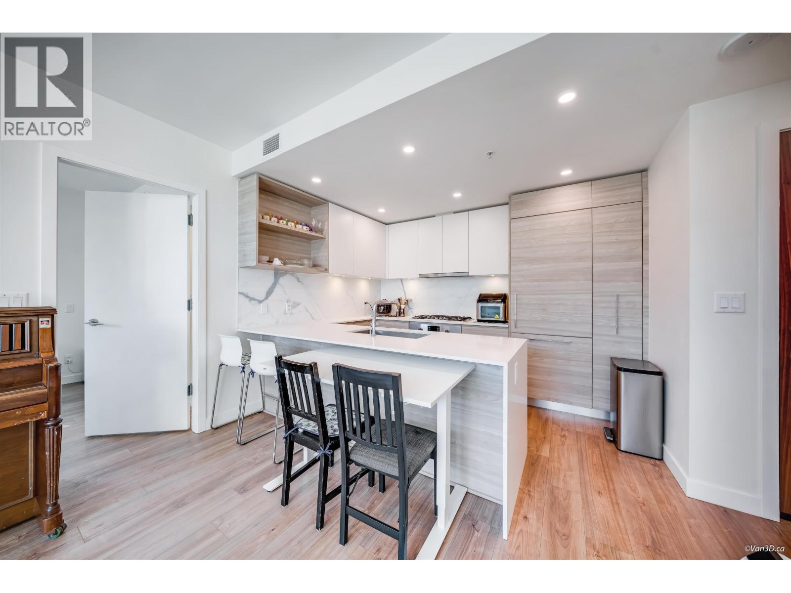 205 585 Austin Avenue, Coquitlam, British Columbia  V3K 0G6 - Photo 6 - R3116408