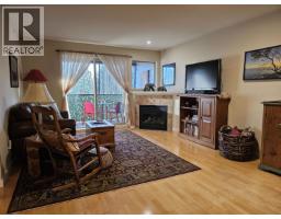 404 5631 INLET AVENUE, Sechelt, British Columbia