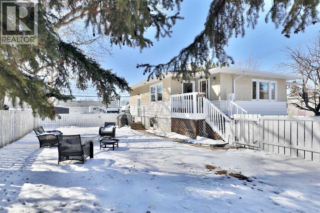 5409 50 Avenue, Camrose, Alberta  T4V 0T5 - Photo 3 - A2303605