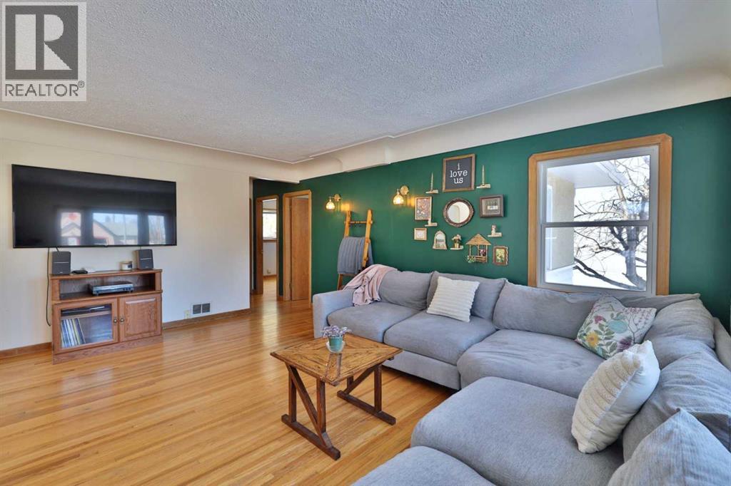 5409 50 Avenue, Camrose, Alberta  T4V 0T5 - Photo 7 - A2303605