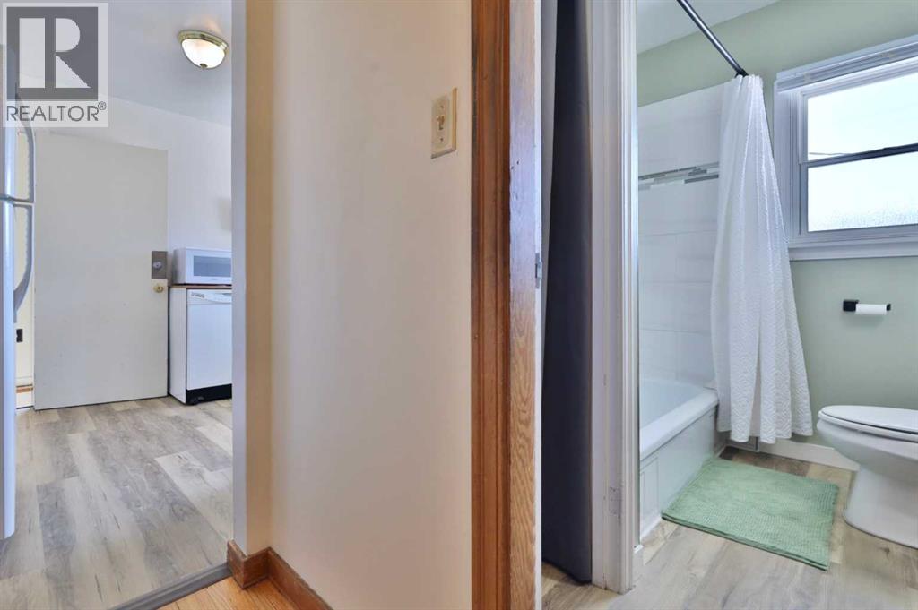 5409 50 Avenue, Camrose, Alberta  T4V 0T5 - Photo 16 - A2303605