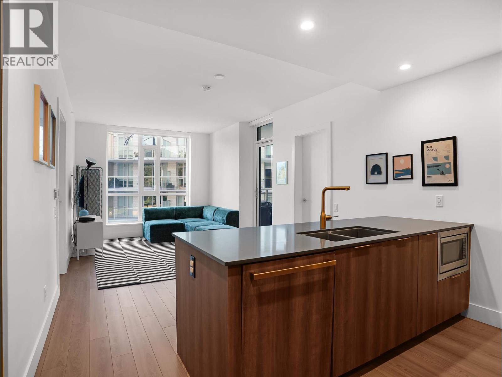 404 2375 Emery Court, North Vancouver, British Columbia  V7J 0E8 - Photo 5 - R3090696