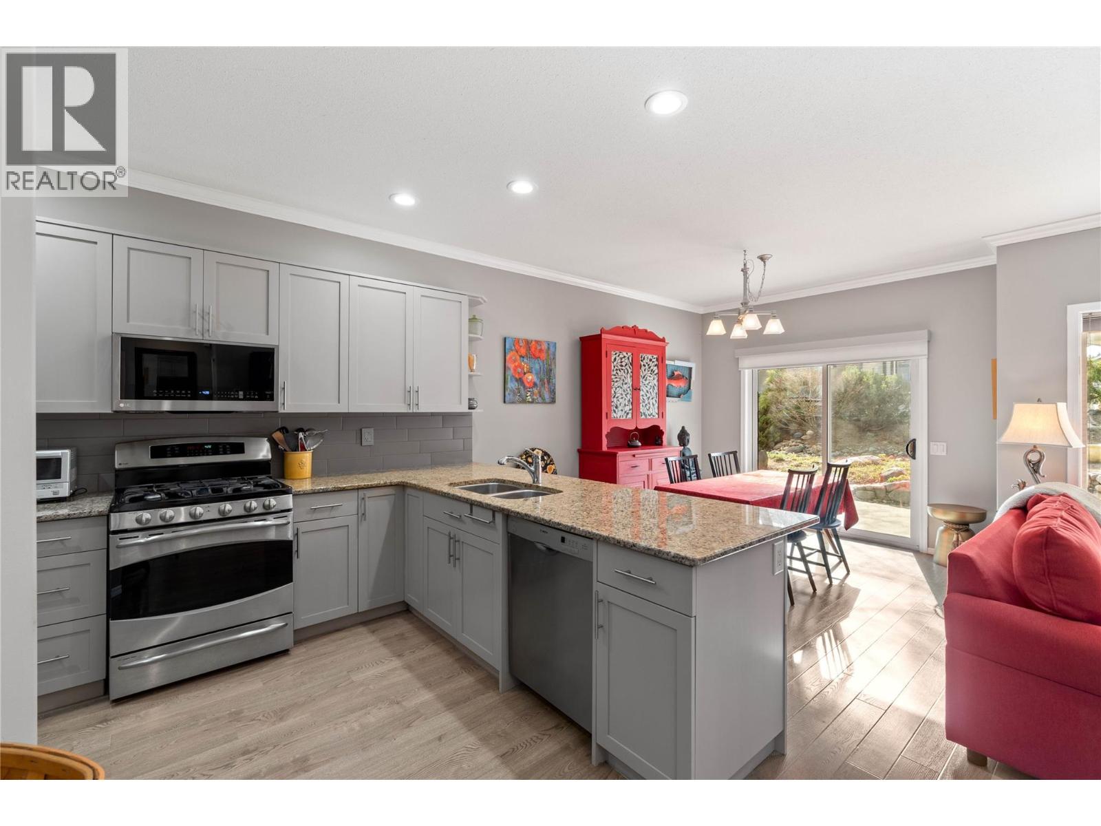 247 Sagewood Court, Kamloops, British Columbia  V2H 1R2 - Photo 8 - 10382530