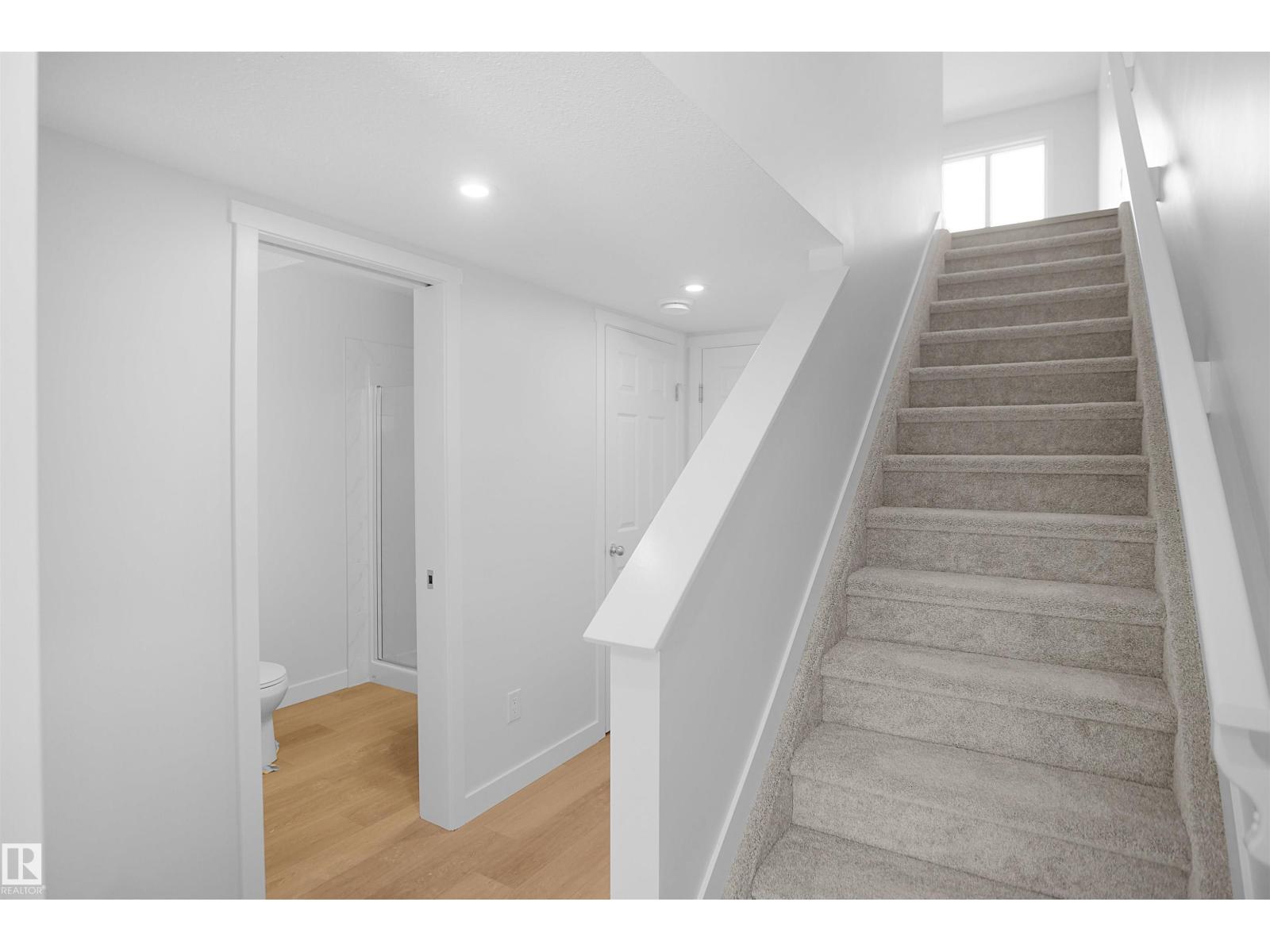 639 176 Av Ne, Edmonton, Alberta  T5Y 4G1 - Photo 3 - E4484433