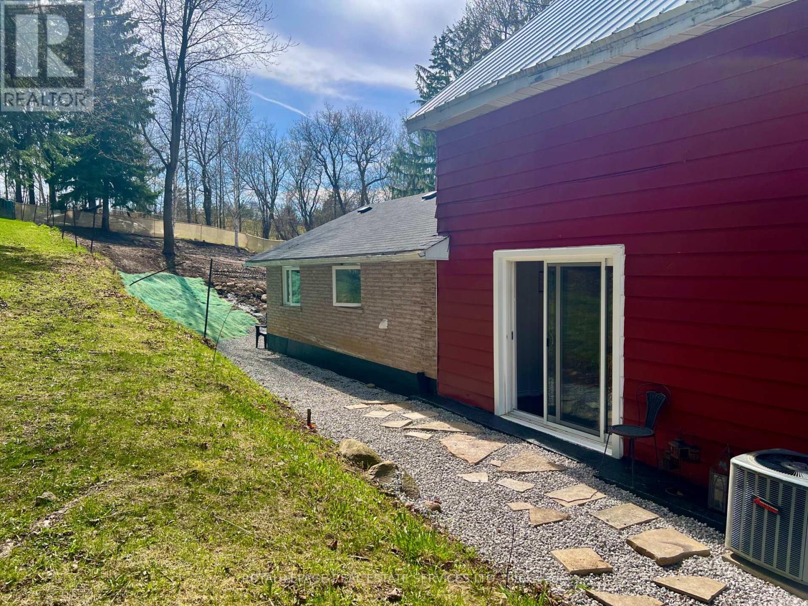 19772 Airport Road, Caledon, Ontario  L7K 0A3 - Photo 25 - W12922180