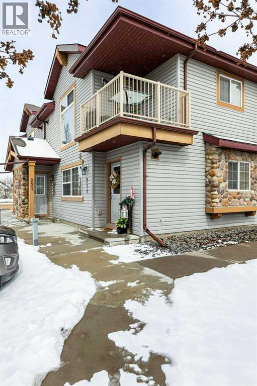 221, 31 Jamieson, Red Deer, Alberta  T4P 0H7 - Photo 2 - A2305289