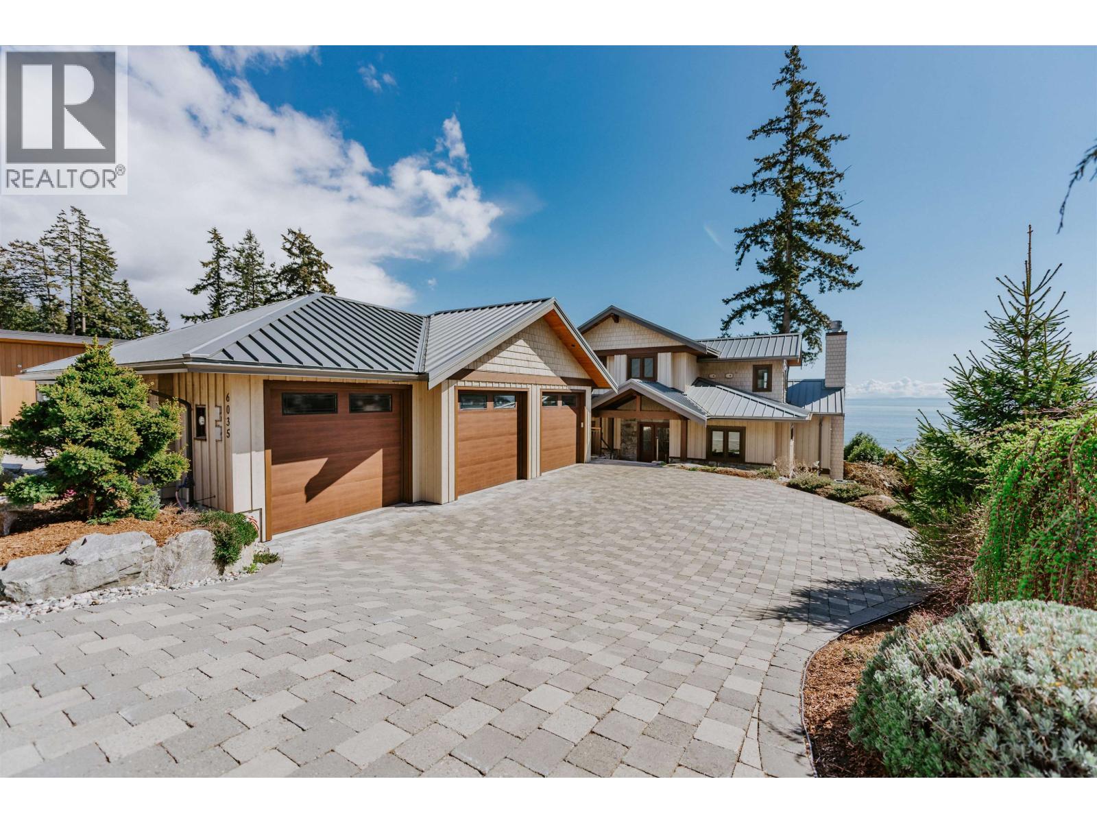 6035 SILVERSTONE LANE, Sechelt, British Columbia