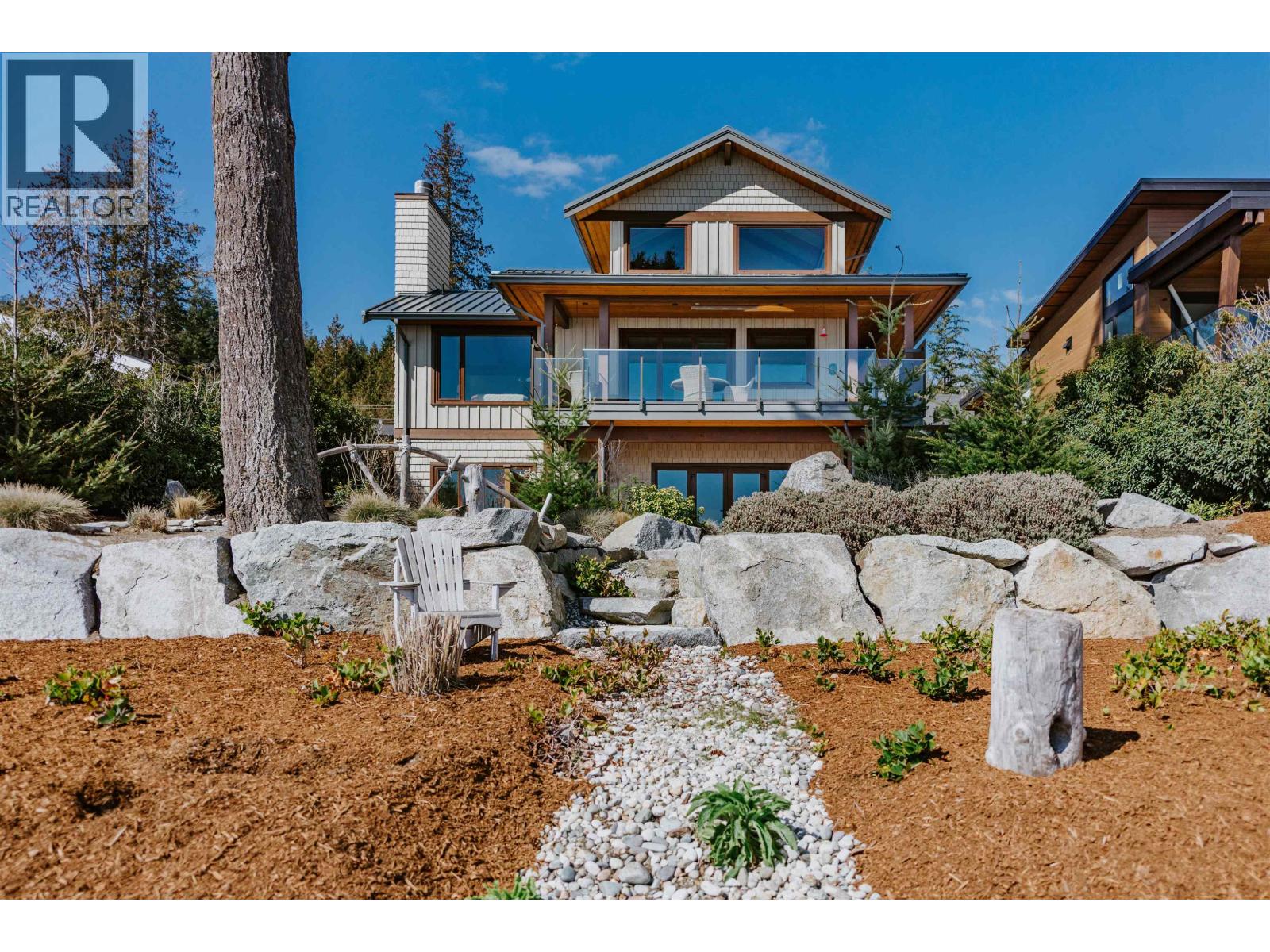 6035 Silverstone Lane, Sechelt, British Columbia  V7Z 0T8 - Photo 2 - R3112481