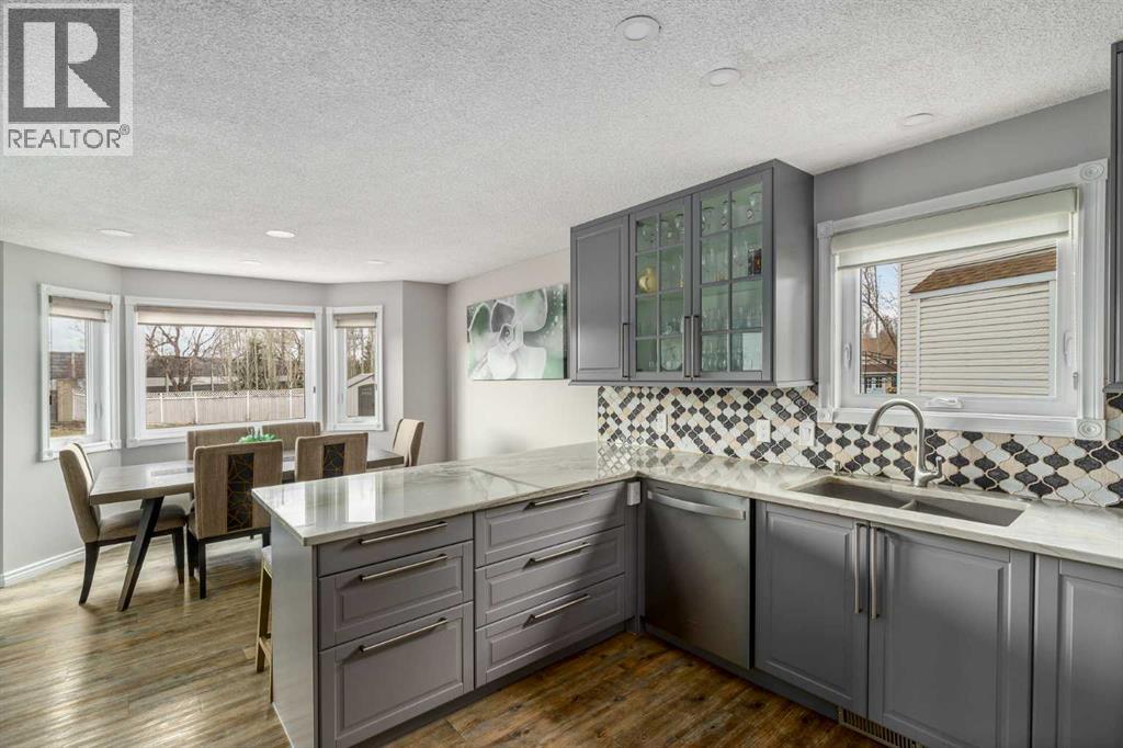 220 Douglas Glen Bay SE, Calgary, Alberta  T2Z 2M9 - Photo 13 - A2297250