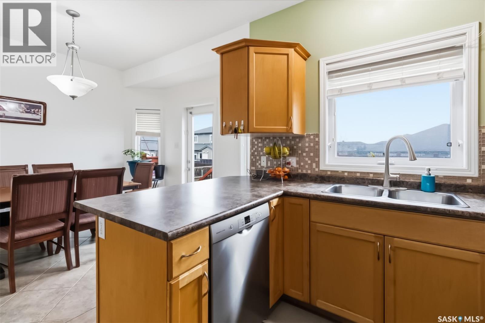 206 Brooklyn Crescent, Warman, Saskatchewan  S0K 0A1 - Photo 11 - SK034111