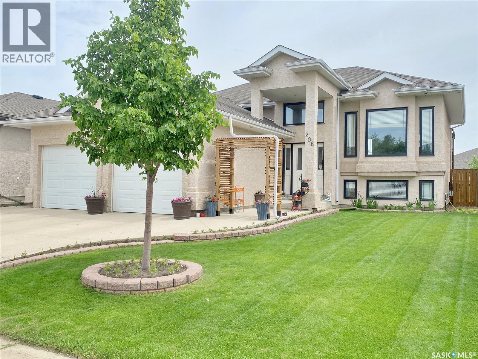 206 Brooklyn Crescent, Warman, Saskatchewan  S0K 0A1 - Photo 2 - SK034111