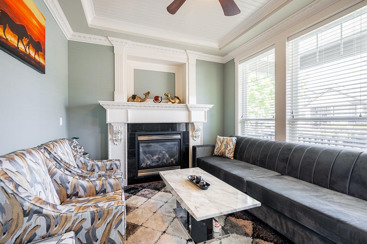 6633 125a Street, Surrey, British Columbia  V3W 1V6 - Photo 2 - R3114293