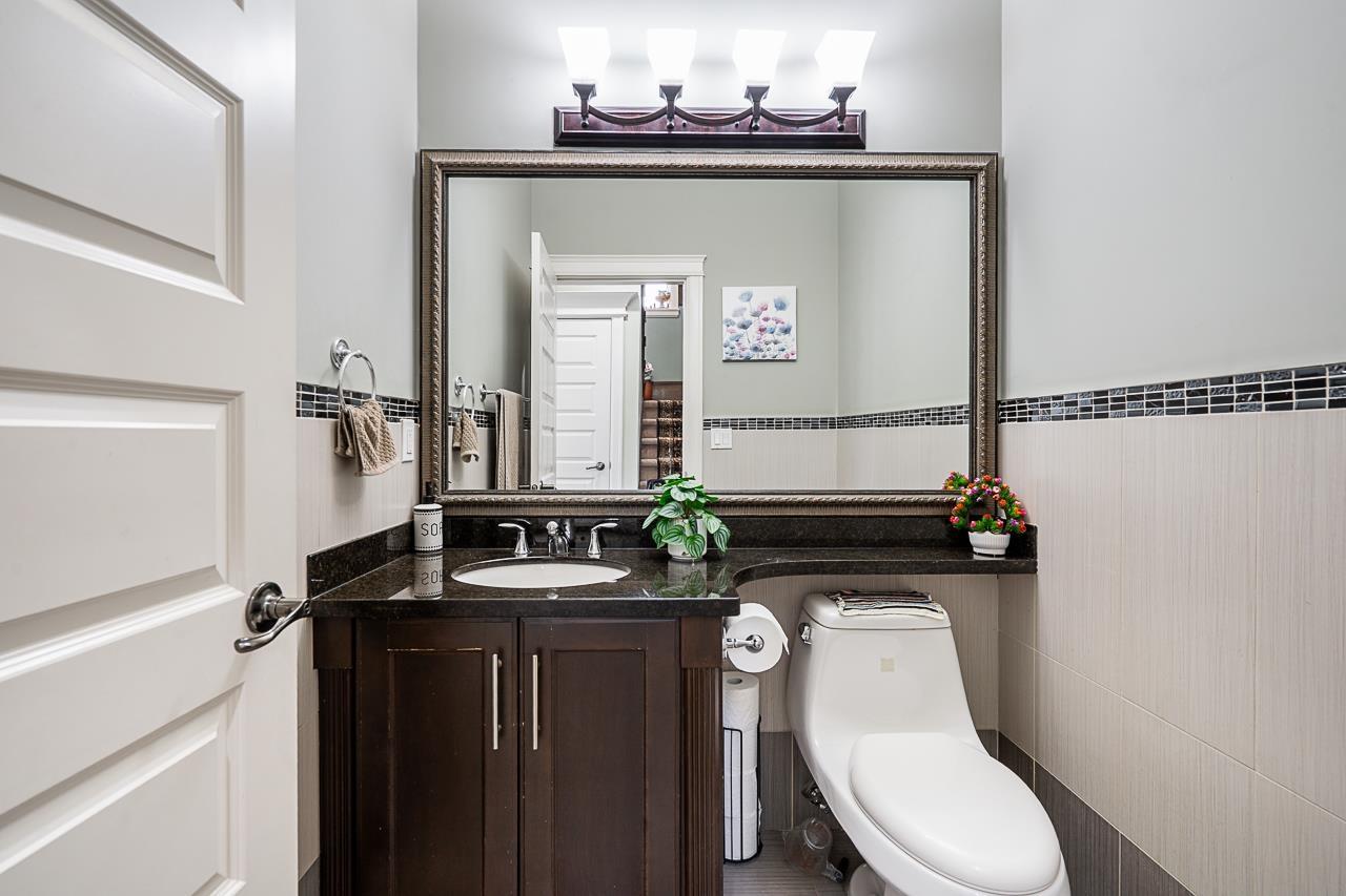 6633 125a Street, Surrey, British Columbia  V3W 1V6 - Photo 3 - R3114293