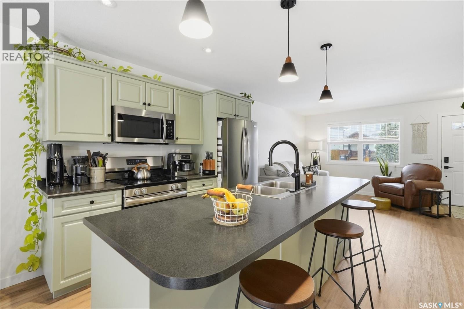 344 Levalley Cove, Saskatoon, Saskatchewan  S7T 0L1 - Photo 3 - SK033589