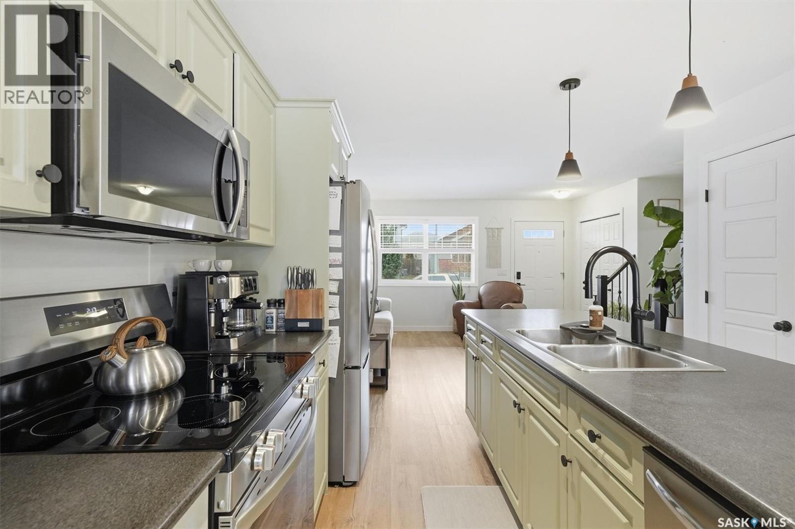 344 Levalley Cove, Saskatoon, Saskatchewan  S7T 0L1 - Photo 6 - SK033589