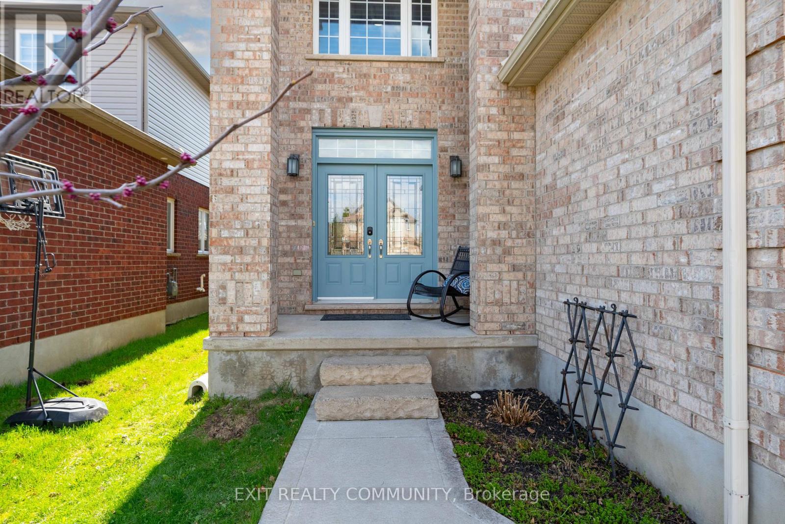 1803 Jubilee Drive, London North, Ontario  N6G 0H5 - Photo 2 - X13050974