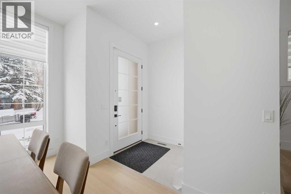 1712 18 Avenue NW, Calgary, Alberta  T2M 0X3 - Photo 3 - A2303640