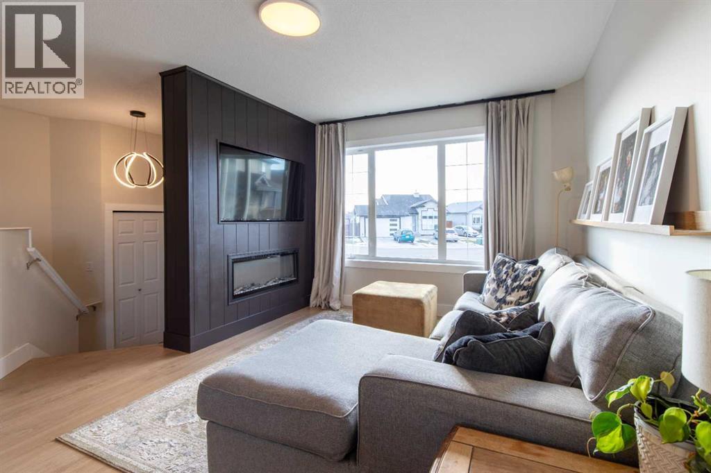 182 Heritage Court W, Lethbridge, Alberta  T1K 7Y5 - Photo 3 - A2298143