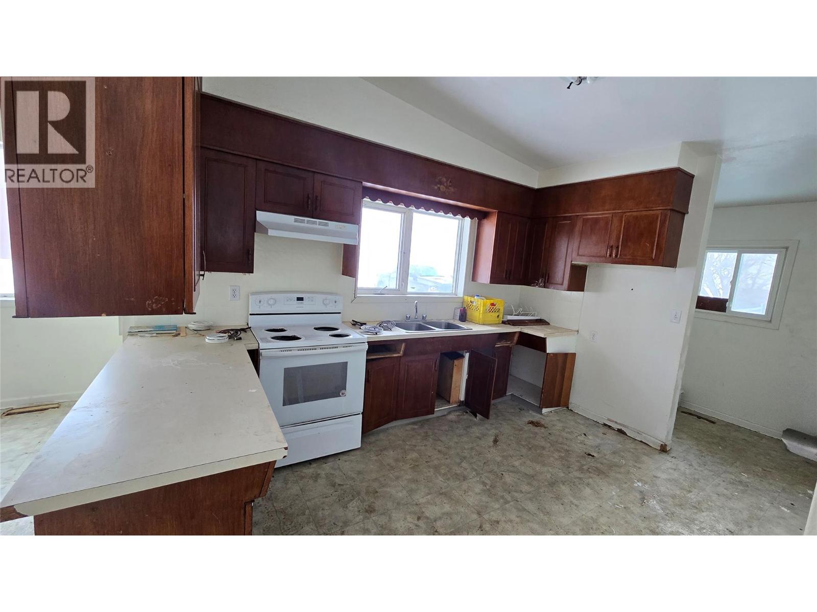 11617 9 Street, Dawson Creek, British Columbia  V1G 3S8 - Photo 4 - 10385044