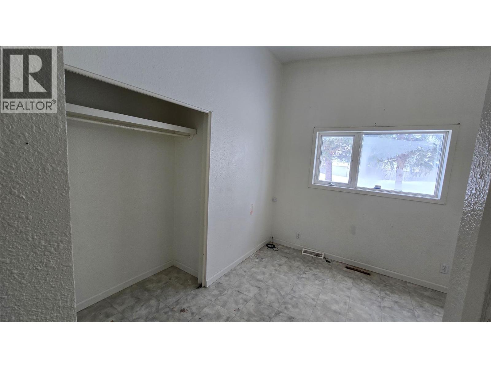 11617 9 Street, Dawson Creek, British Columbia  V1G 3S8 - Photo 7 - 10385044